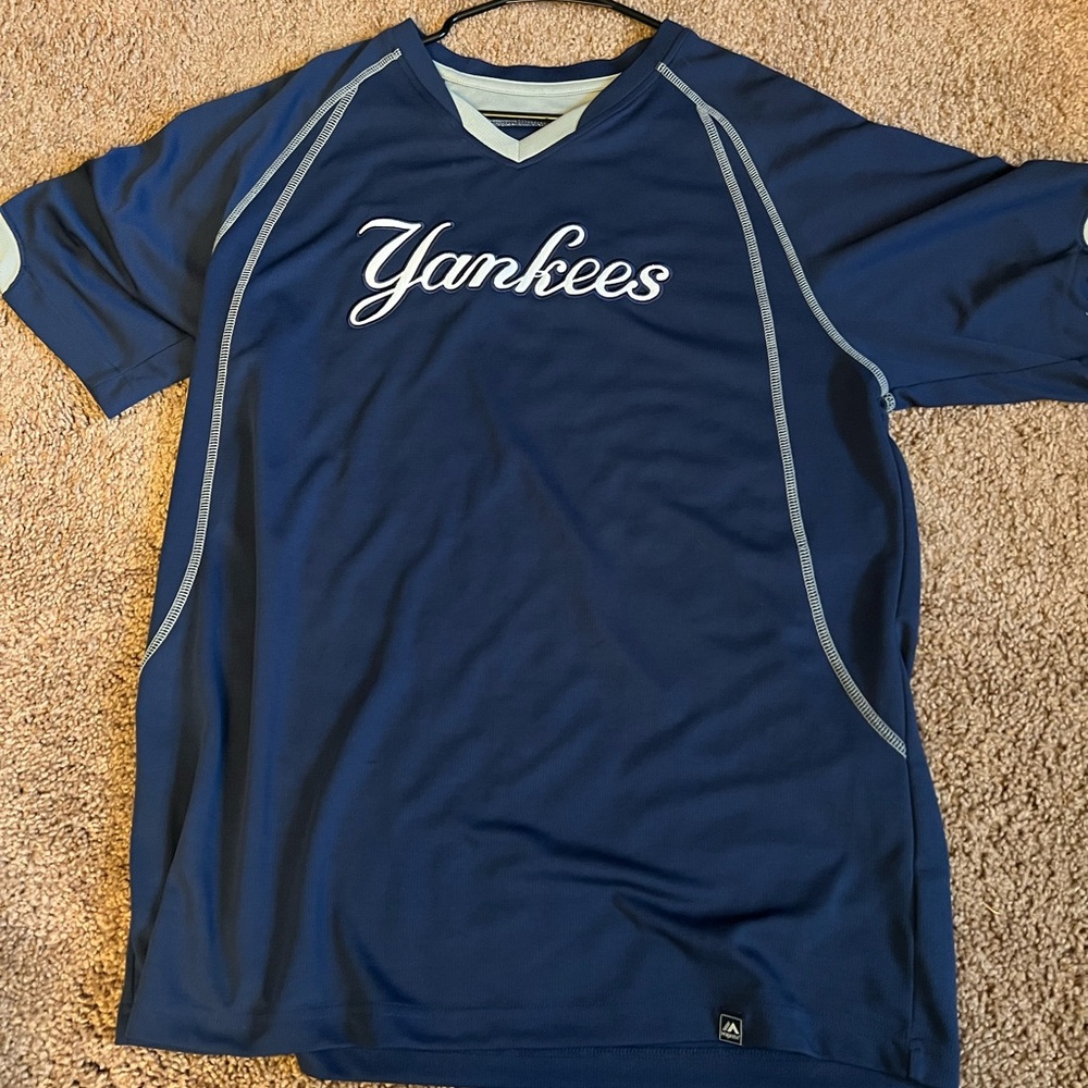 Majestic Men's Blue Yankees Shirt